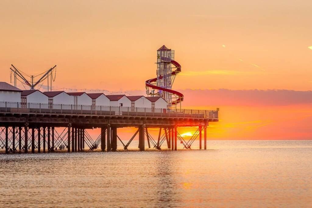 Grand 2 Bed Georgian Apartment At Florence House With King Bed, In The Heart Of Herne Bay & 300M From Beach Екстериор снимка