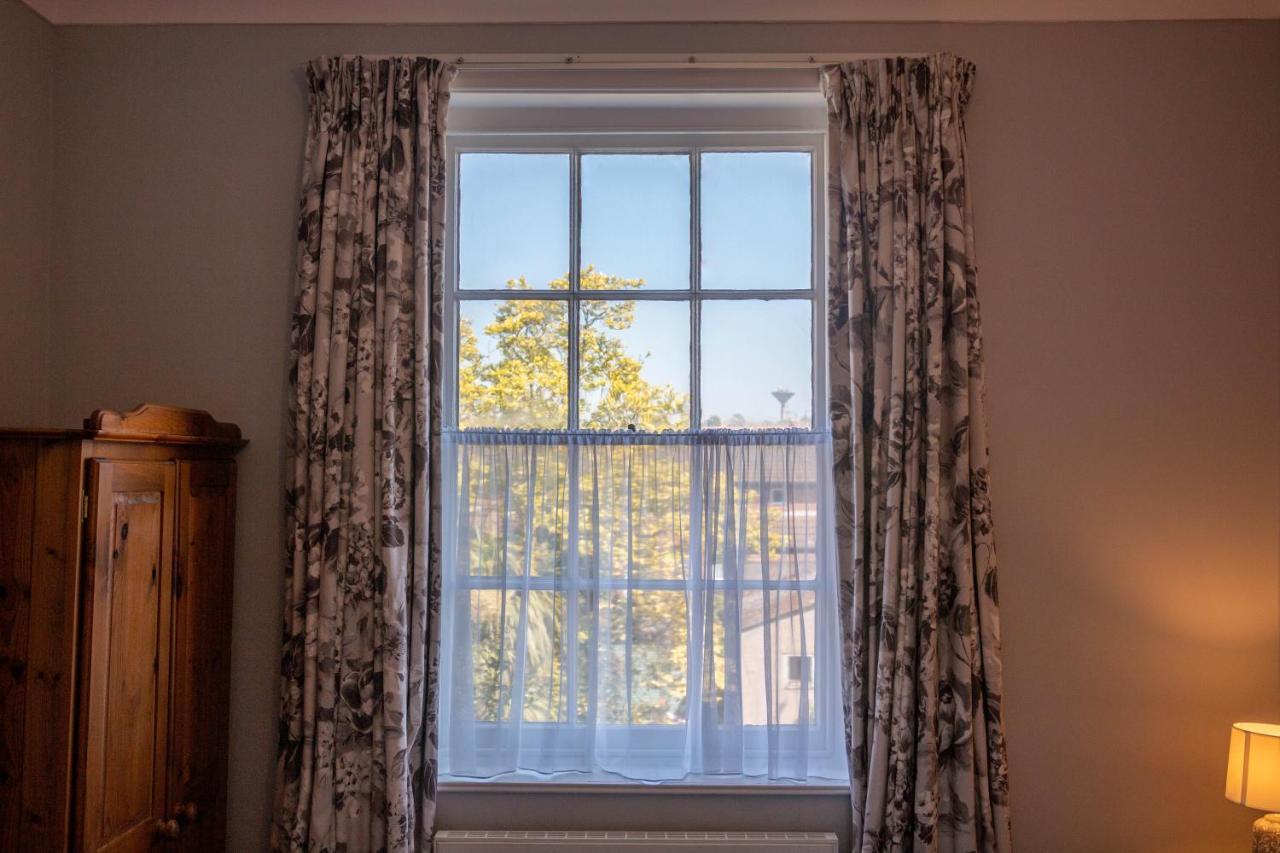 Grand 2 Bed Georgian Apartment At Florence House With King Bed, In The Heart Of Herne Bay & 300M From Beach Екстериор снимка