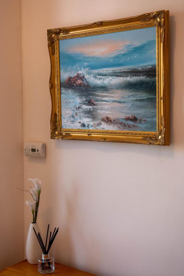 Grand 2 Bed Georgian Apartment At Florence House With King Bed, In The Heart Of Herne Bay & 300M From Beach Екстериор снимка