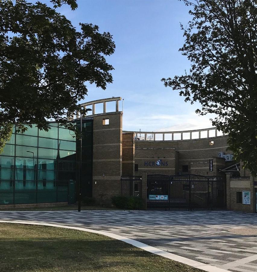 Grand 2 Bed Georgian Apartment At Florence House With King Bed, In The Heart Of Herne Bay & 300M From Beach Екстериор снимка