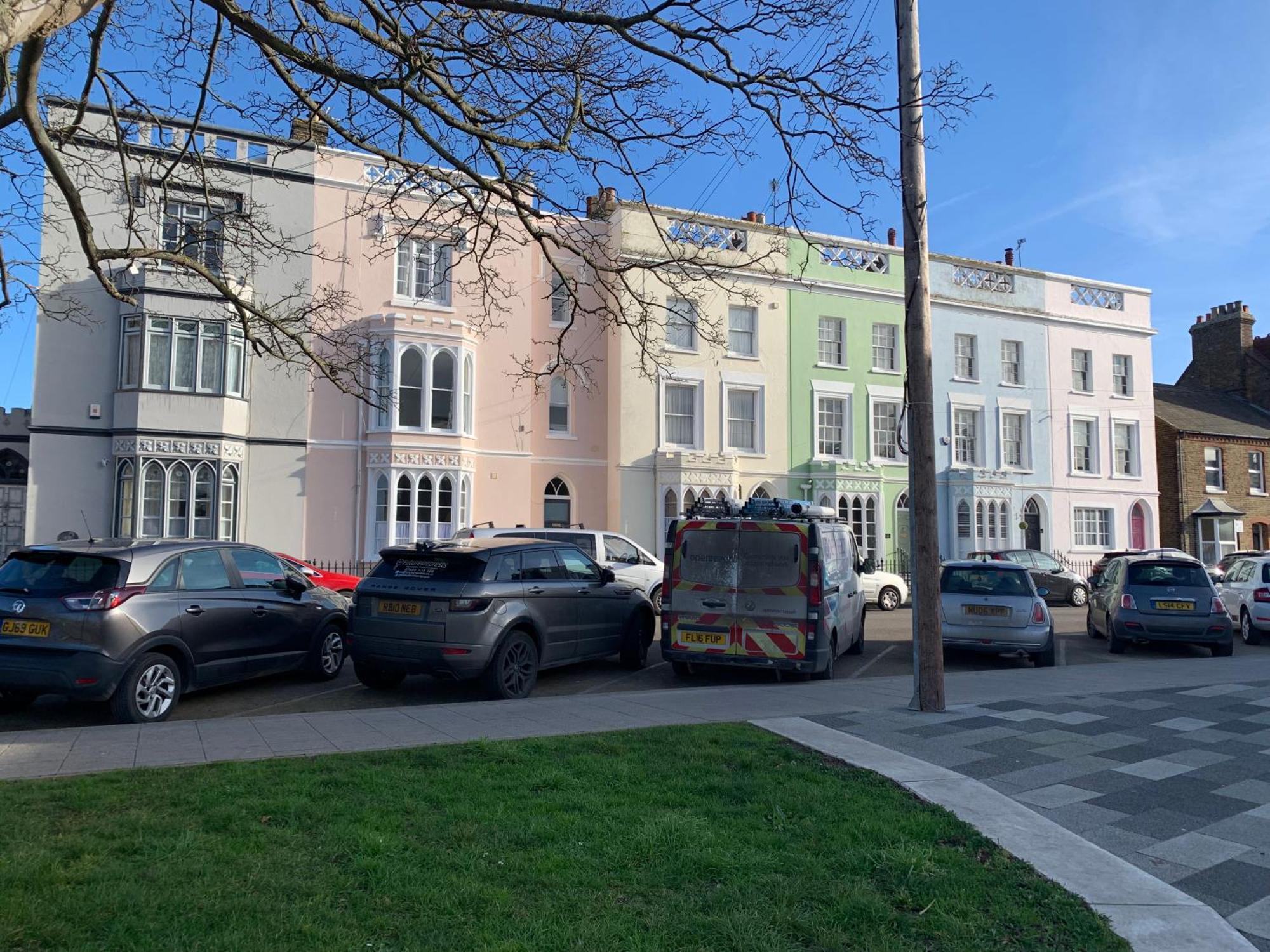 Grand 2 Bed Georgian Apartment At Florence House With King Bed, In The Heart Of Herne Bay & 300M From Beach Екстериор снимка